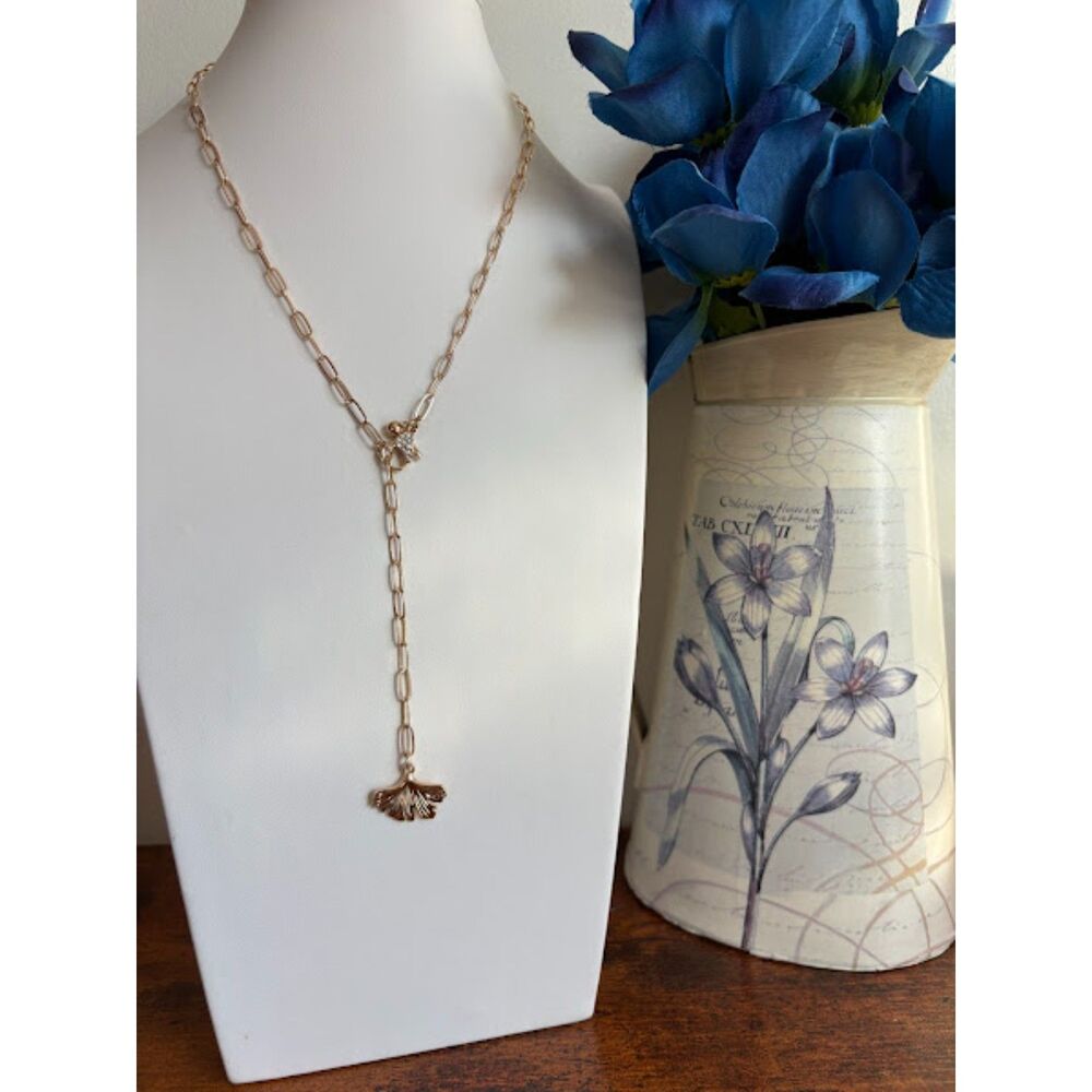 Express Chain-Link Gold Pendant Necklace
